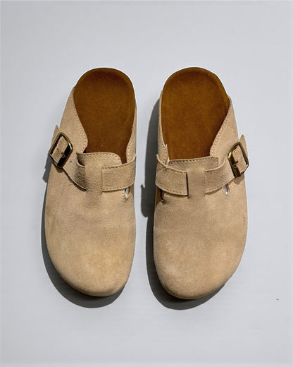 Suede clogs
