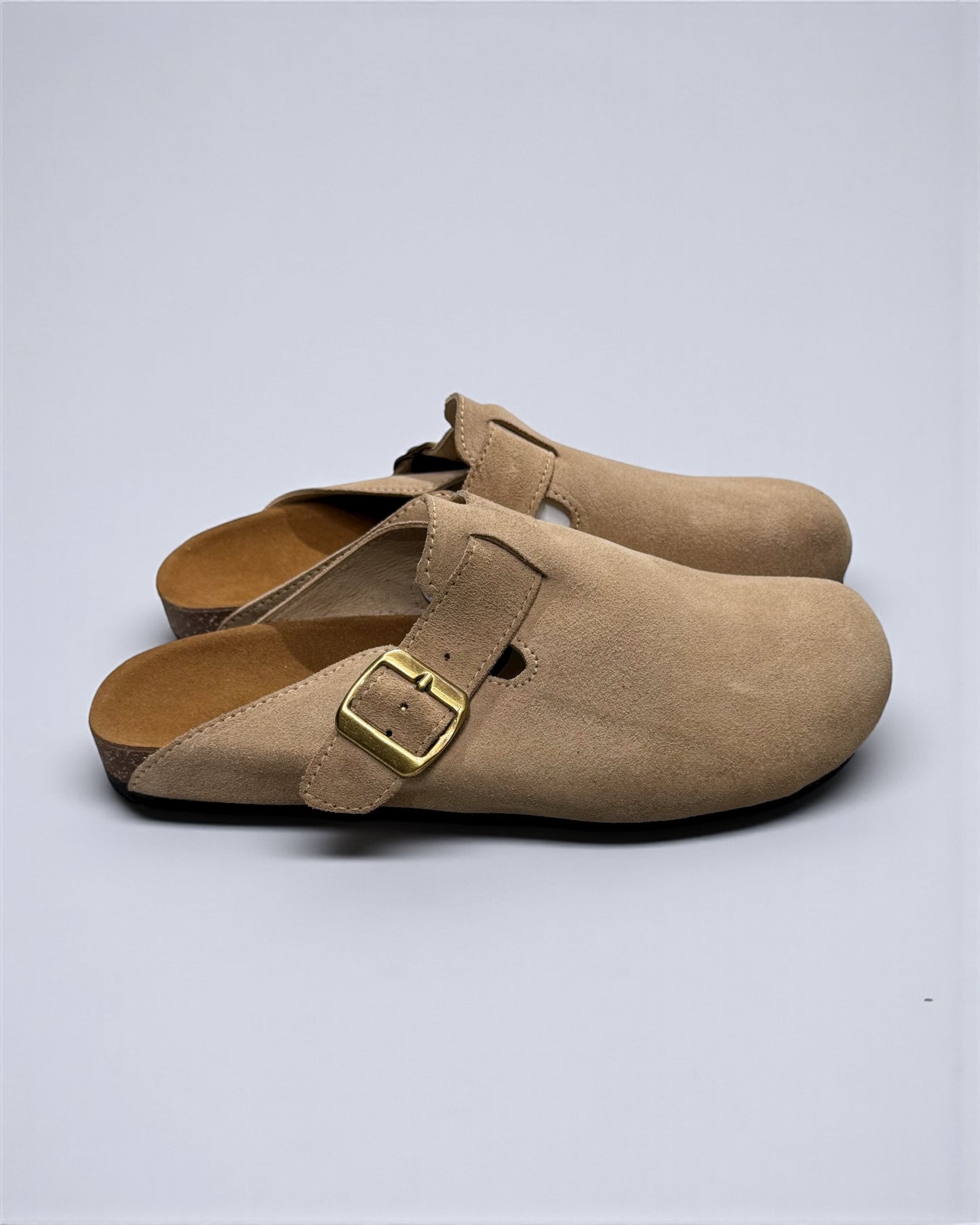 Suede clogs