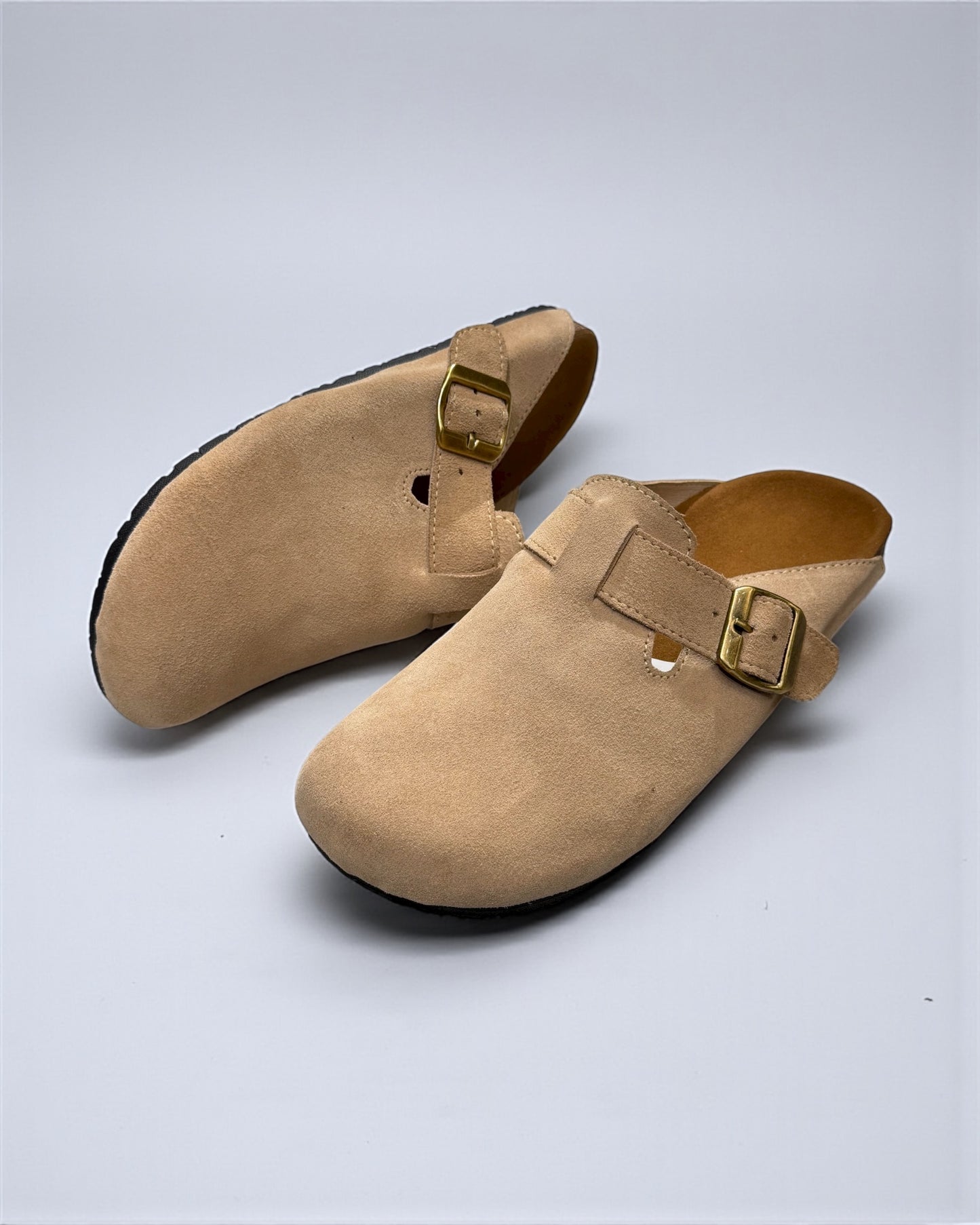 Suede clogs