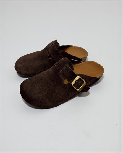 Suede clogs