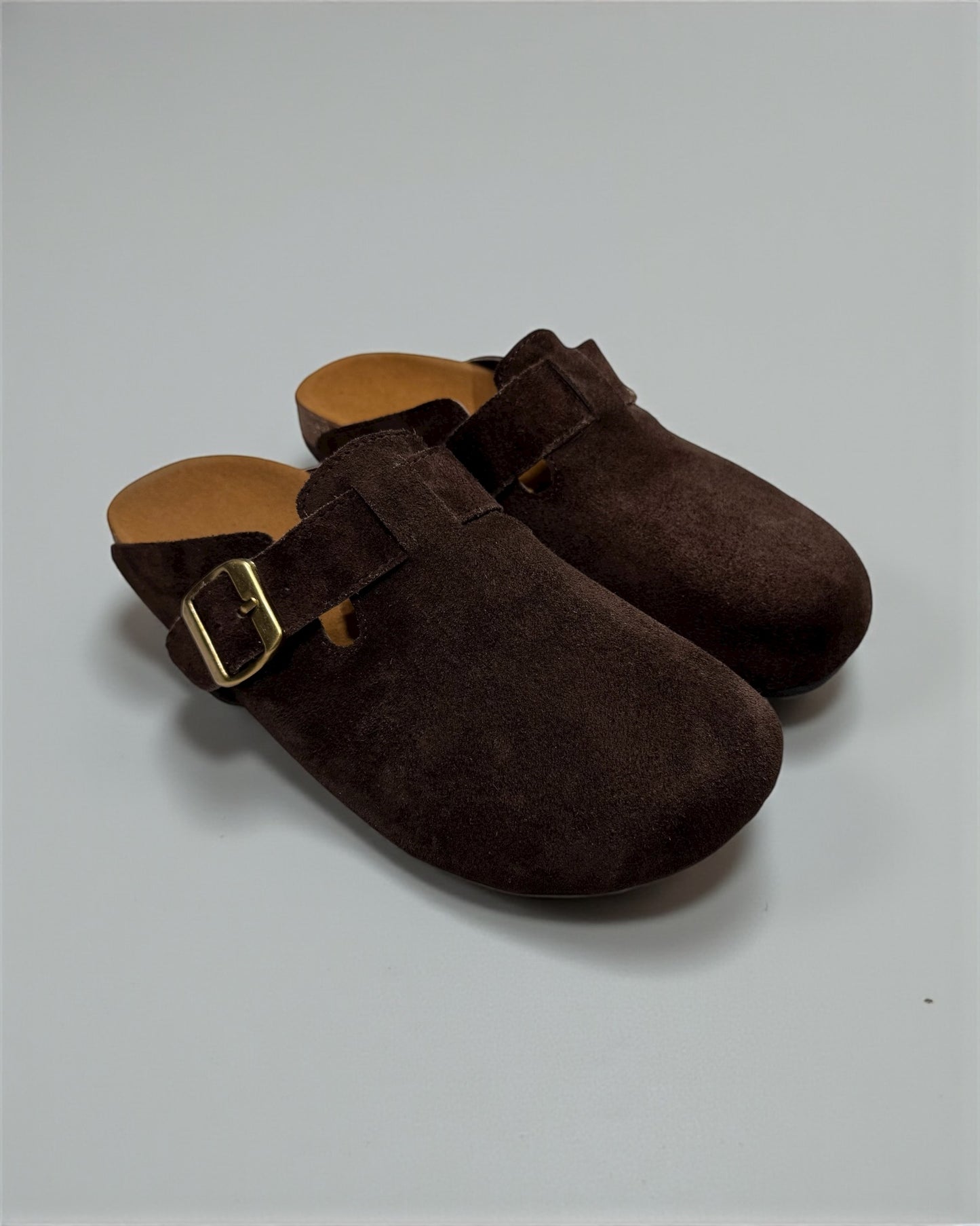 Suede clogs