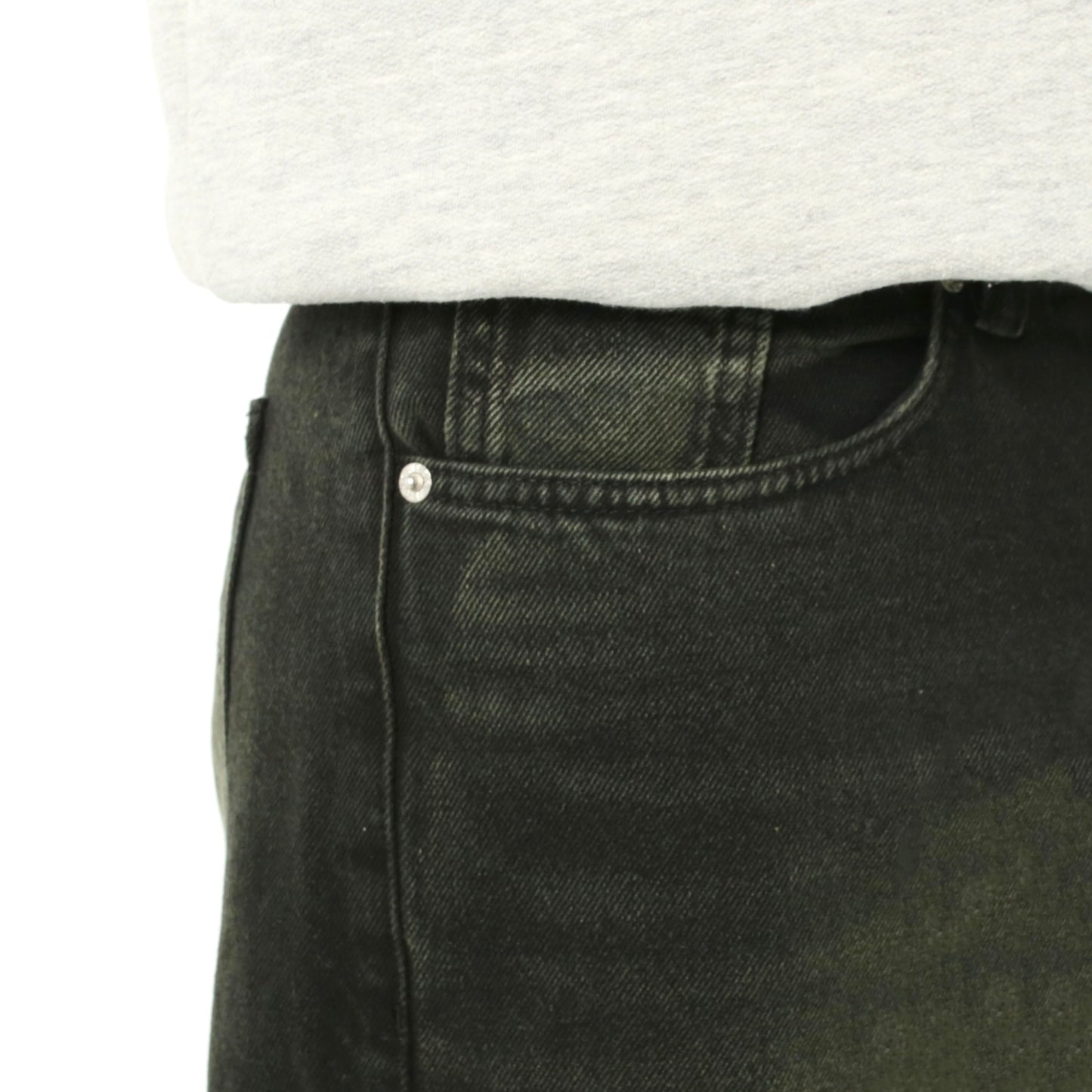 baggy fit jeans in black washed with yellow shades