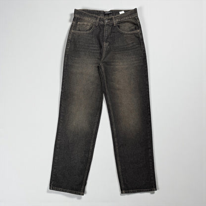 Baggy jeans in black wash with yellow shades