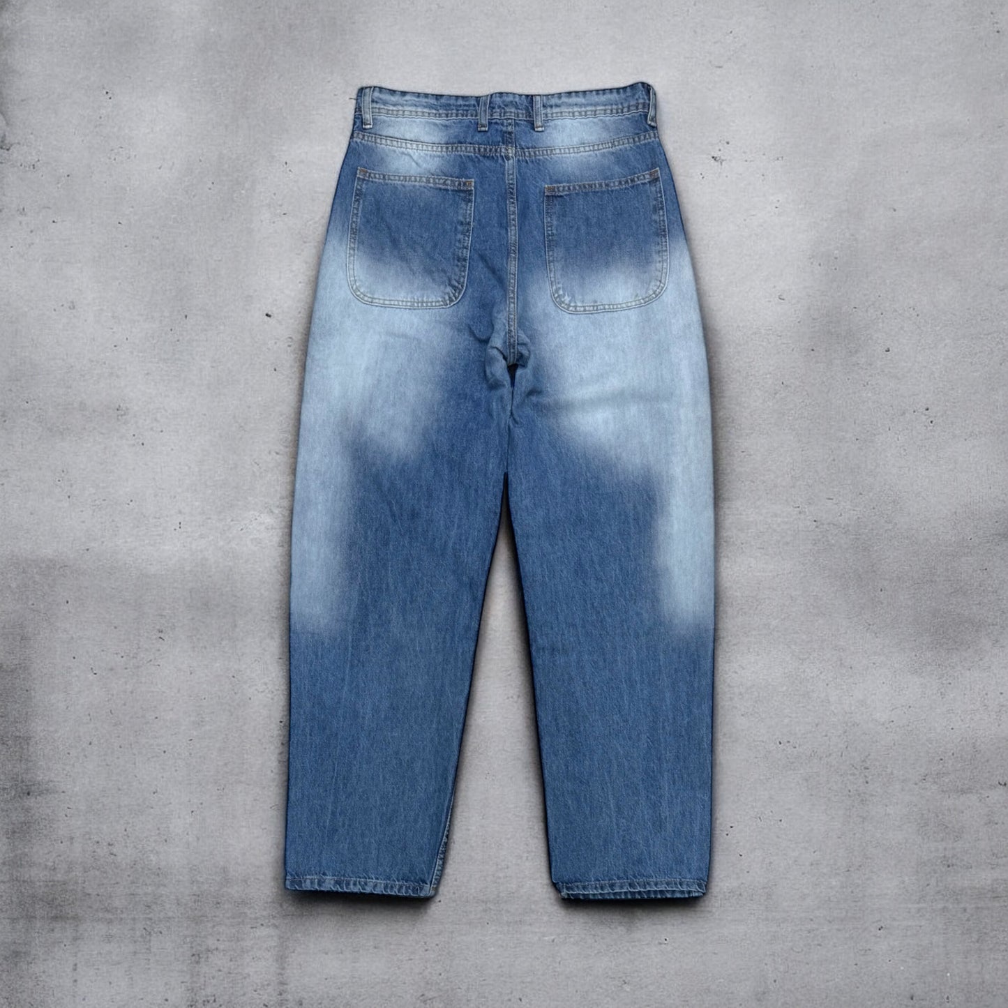 Baggy fit jeans in light blue wash