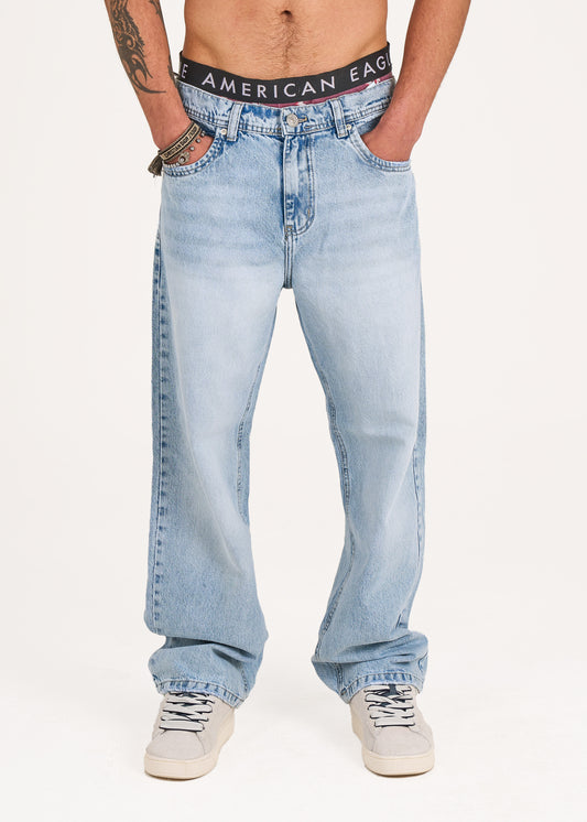 Baggy jeans in light blue stone wash