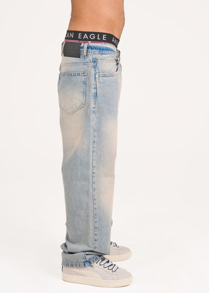 Baggy jeans in light blue acid washed