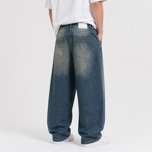 Balloon jeans in mid blue washed with yellow shades
