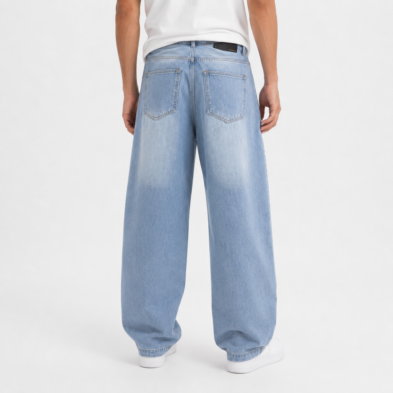 Balloon jeans in light blue washed