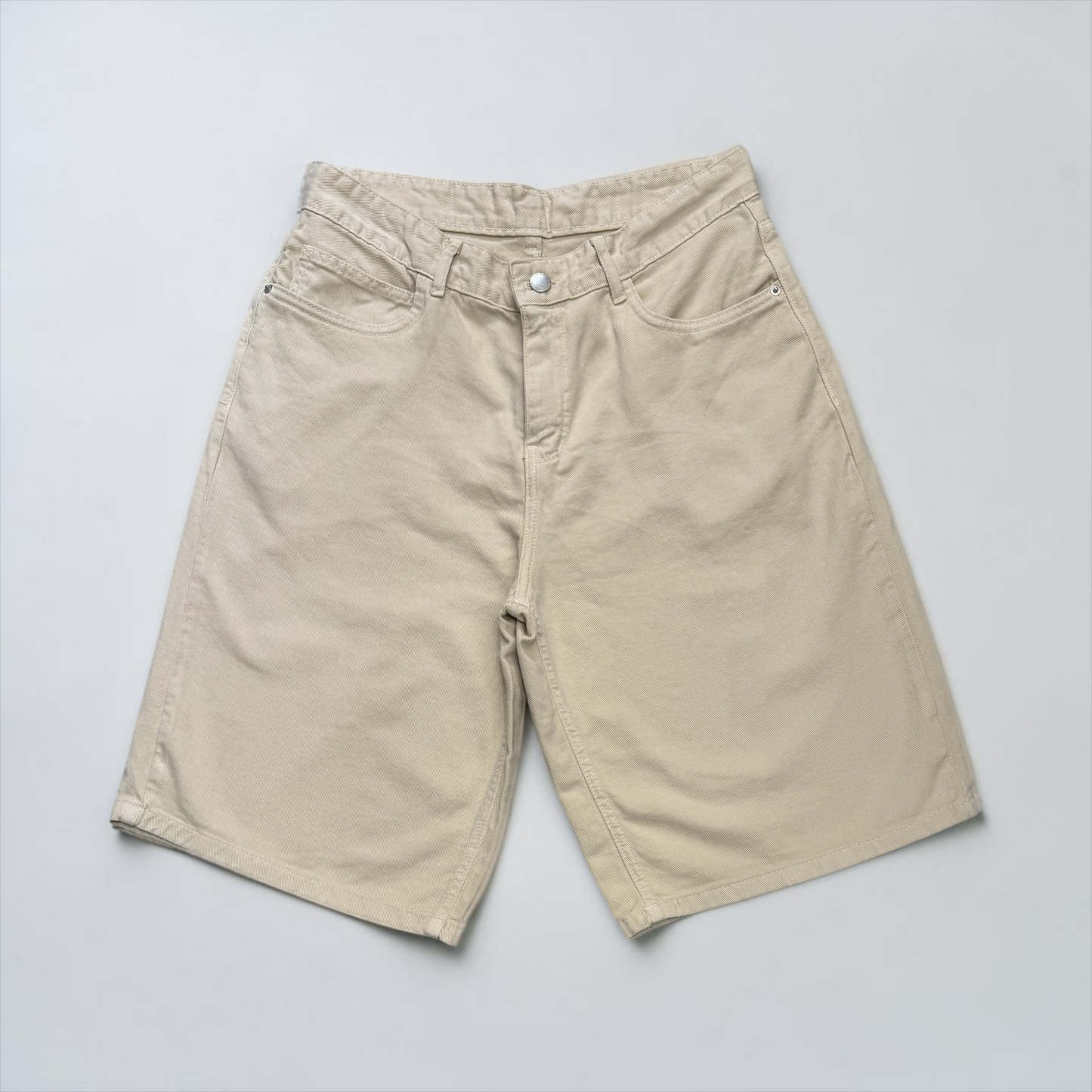 Baggy denim short in beige cream