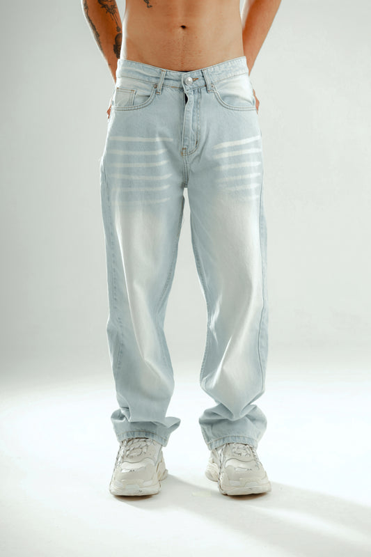 Super baggy jeans in light blue washed with white tint